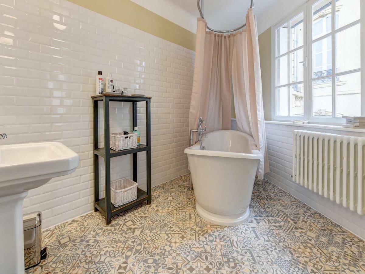 H-Bnb - Les Meubles Du 1 Bed & Breakfast Metz Eksteriør bilde