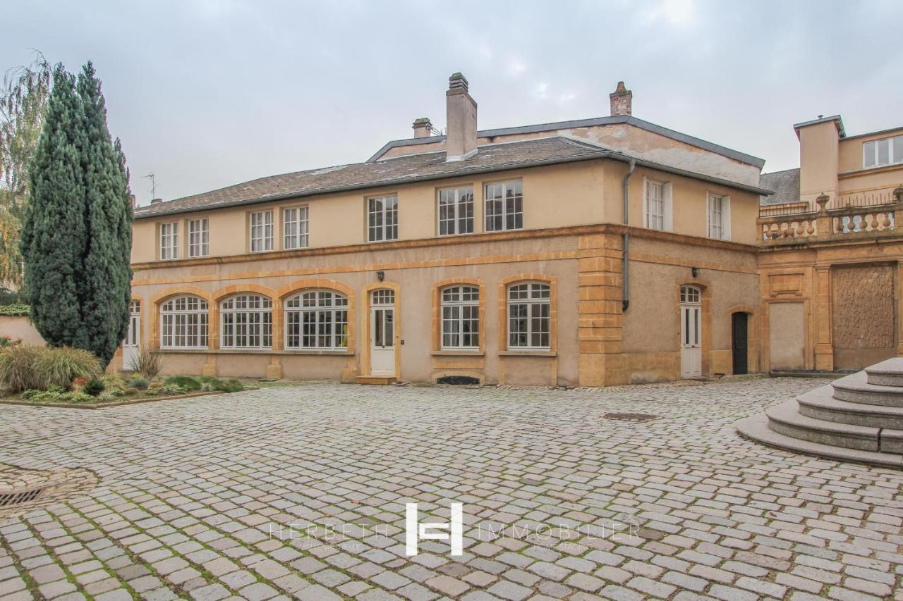 H-Bnb - Les Meubles Du 1 Bed & Breakfast Metz Eksteriør bilde